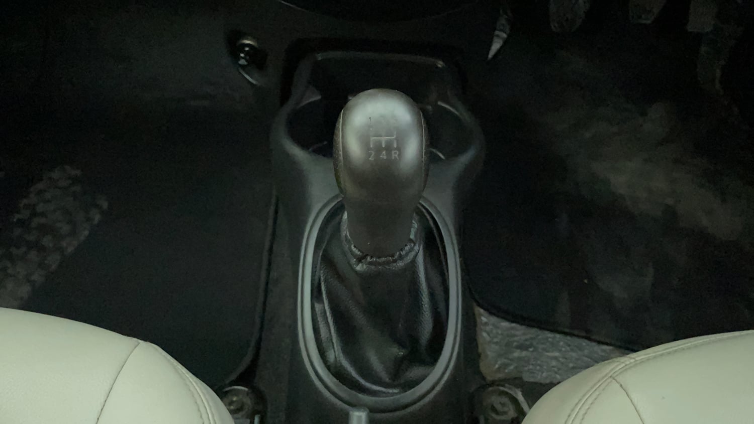 Used 2019 Nissan Micra Active XL Petrol Manual interior GEAR  KNOB VIEW