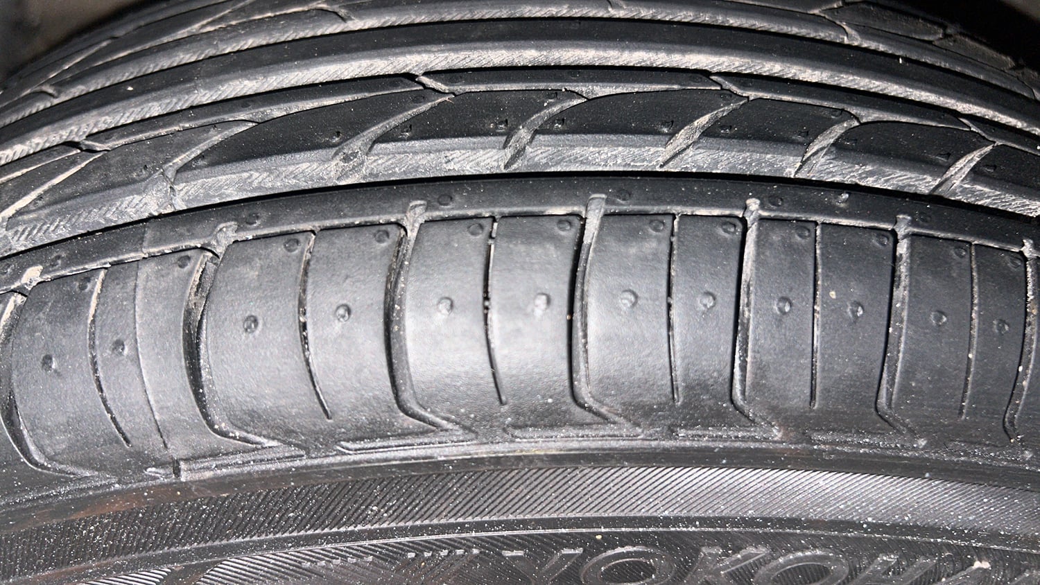 Used 2018 Renault Kwid CLIMBER 1.0 AMT Petrol Automatic tyres LEFT FRONT TYRE TREAD VIEW