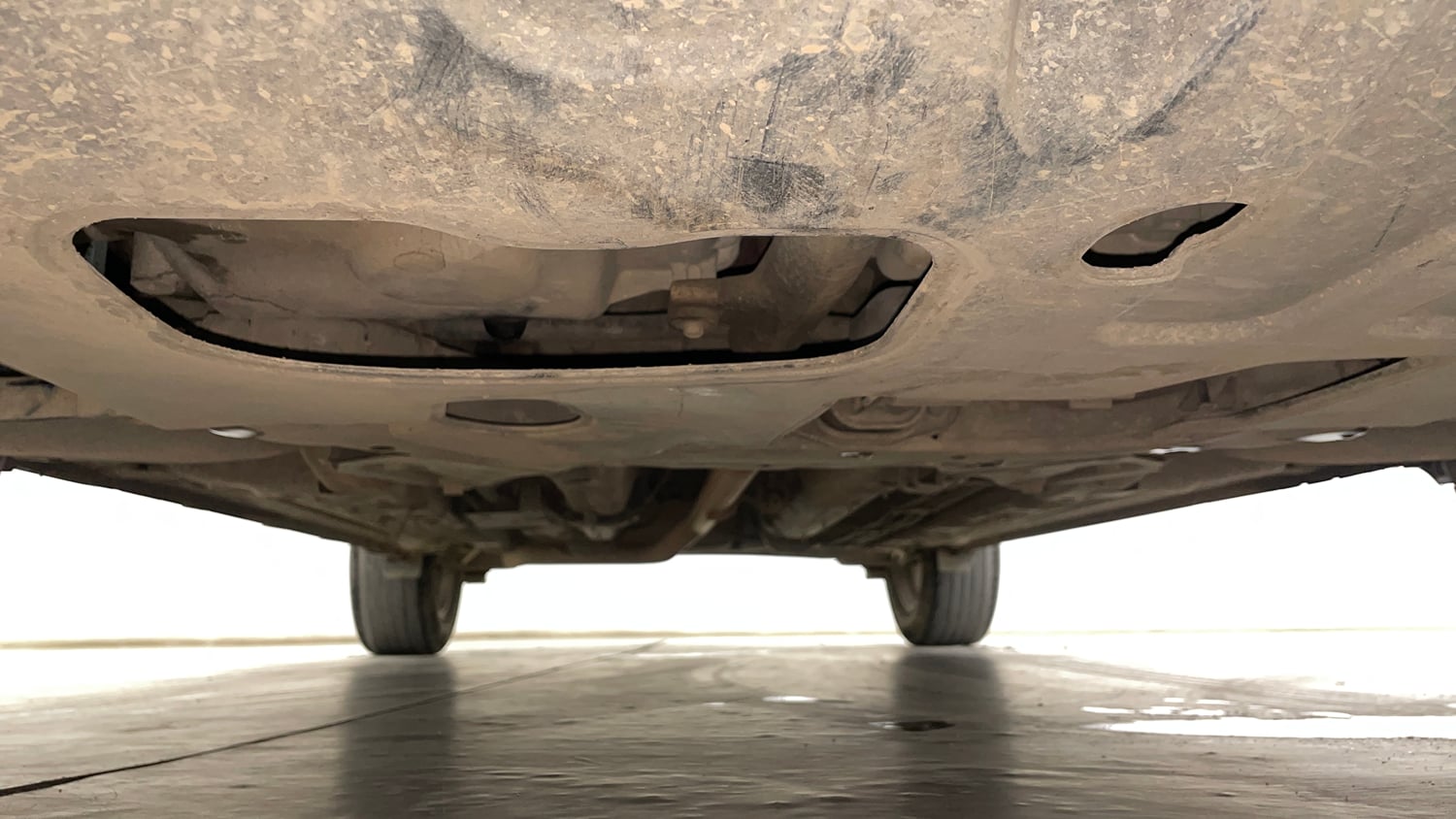 Used 2022 Hyundai Venue SX (O) 1.5 CRDi Executive Diesel Manual extra FRONT LEFT UNDERBODY VIEW