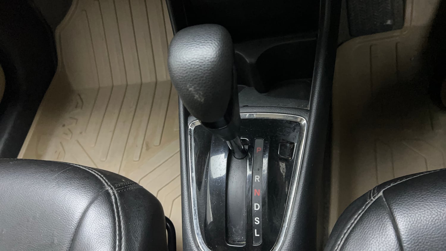 Used 2019 Honda Amaze 1.2 S CVT Petrol Petrol Automatic interior GEAR  KNOB VIEW