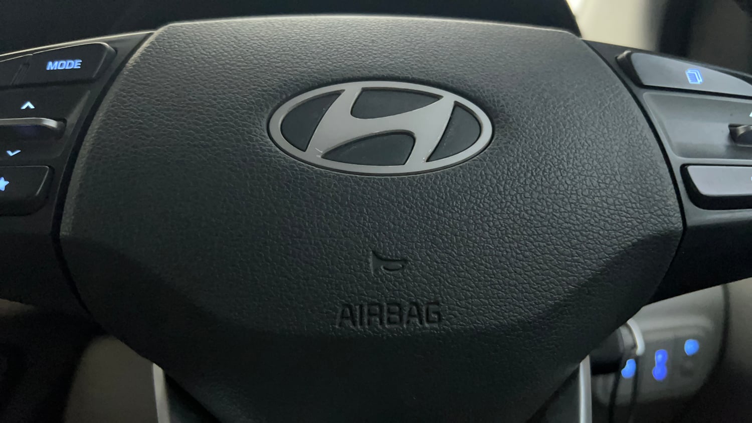 Used 2025 Hyundai Grand i10 Nios Sportz 1.2 Hy-CNG Duo Cng Manual top_features Airbags