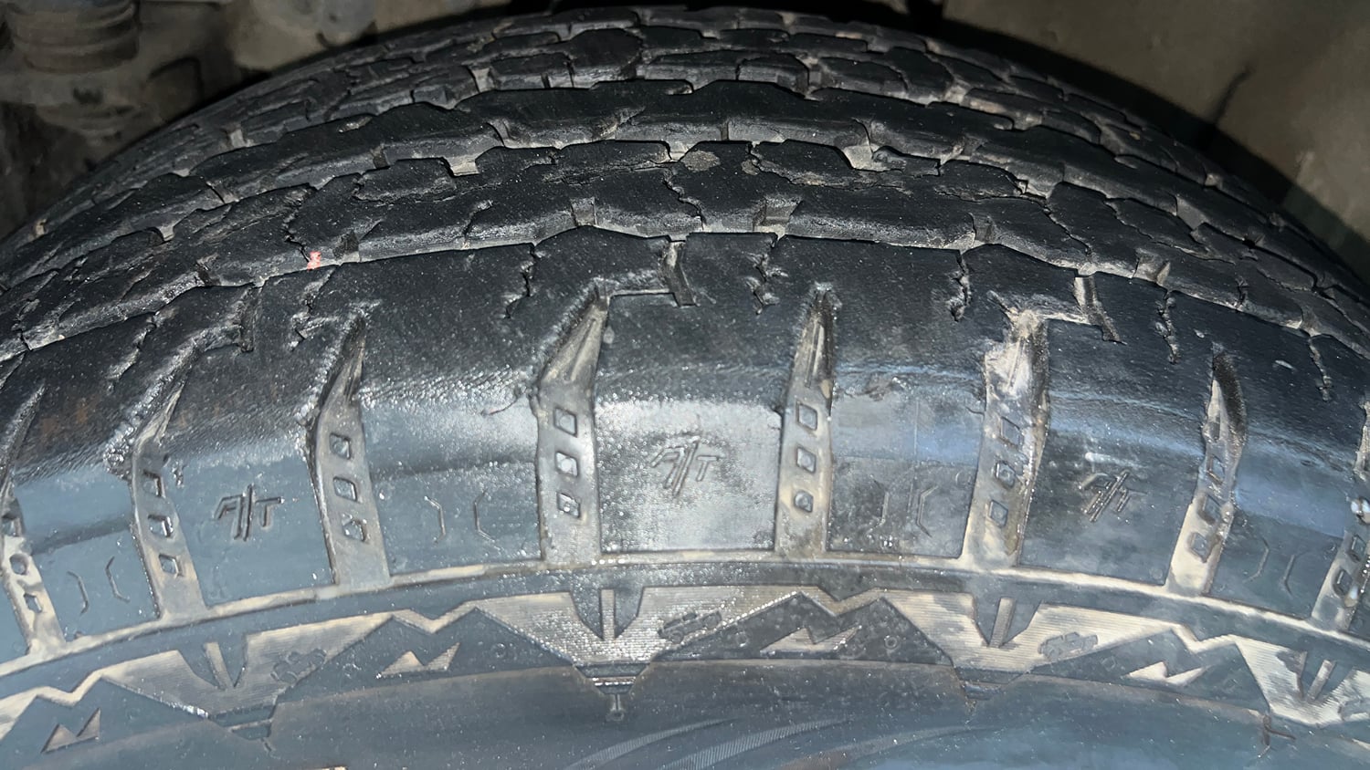 Used 2022 mahindra Thar LX Hard Top Petrol AT 4WD Petrol Automatic tyres LEFT FRONT TYRE TREAD VIEW