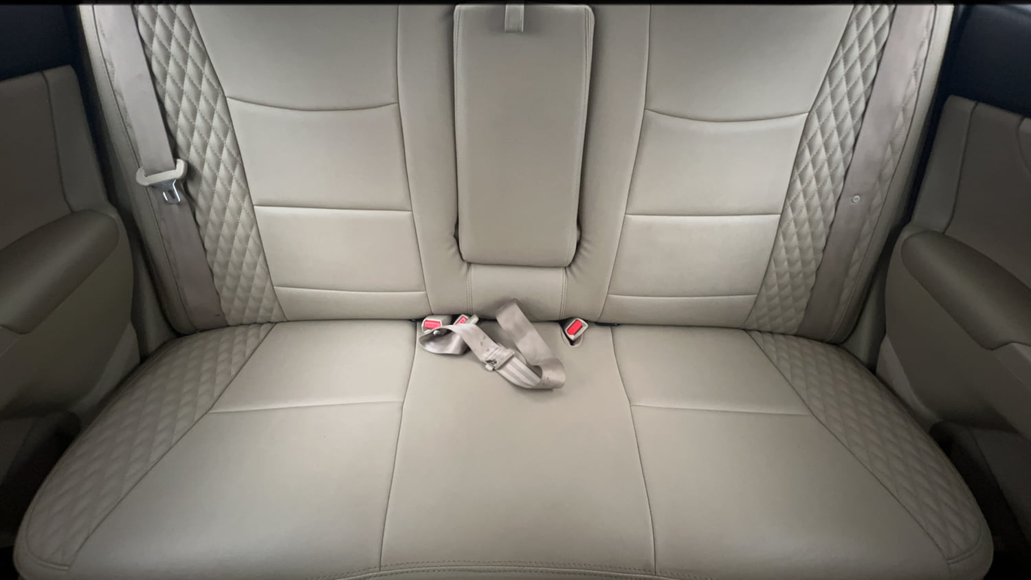 Used 2022 Maruti Suzuki Ciaz Delta 1.5 Petrol Manual interior REAR SEAT CONDITION VIEW