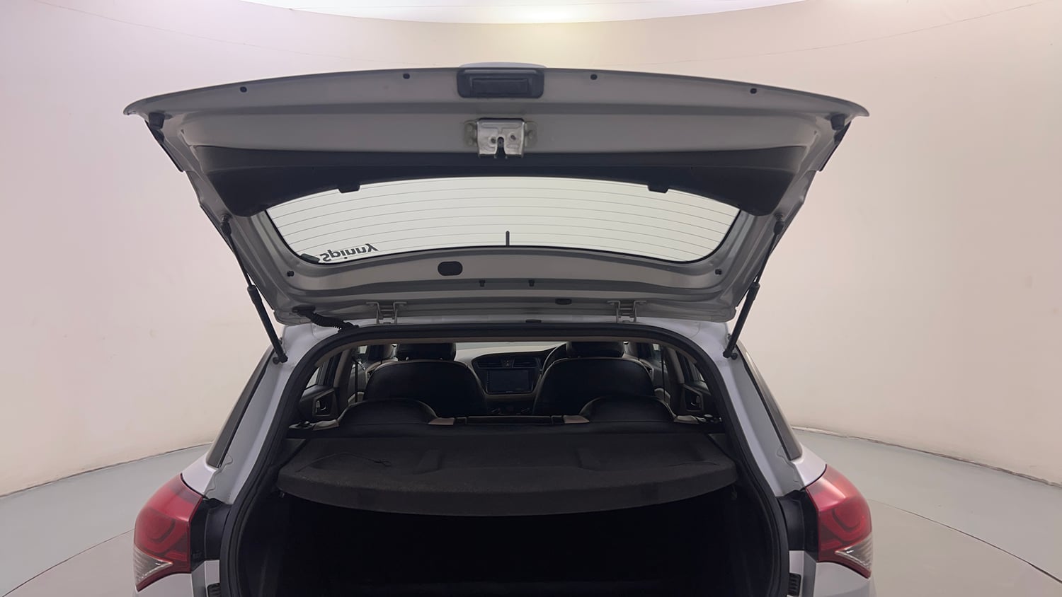 Used 2017 Hyundai Elite i20 Sportz 1.2 Petrol Manual interior DICKY DOOR OPEN VIEW