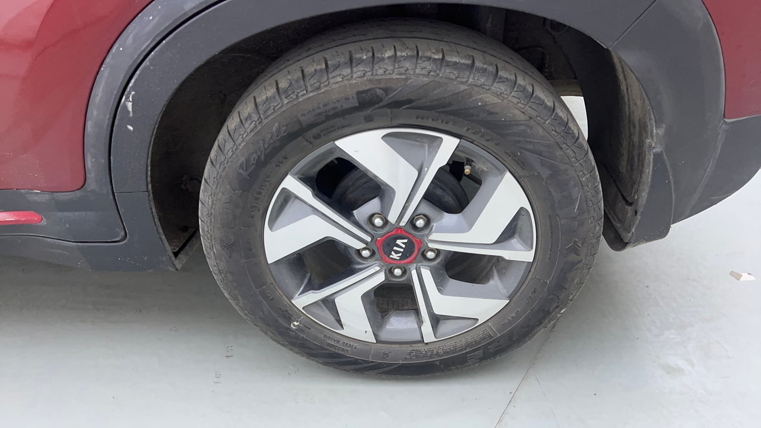 Used 2020 Kia Sonet GTX Plus 1.5 Diesel Manual tyres LEFT REAR TYRE RIM VIEW