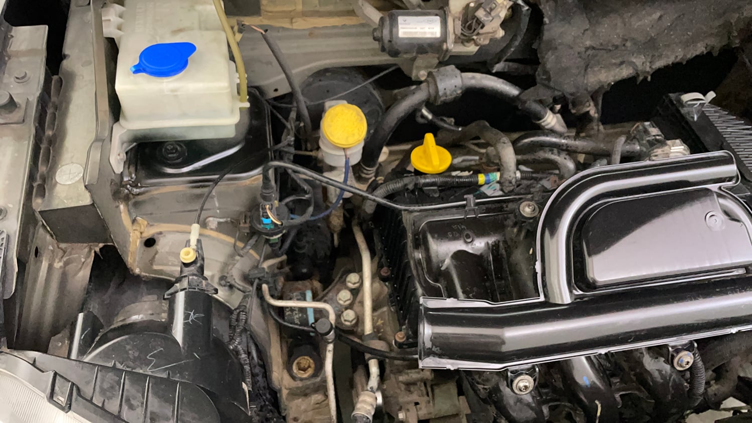 Used 2016 Renault Kwid RXT Petrol Manual engine ENGINE RIGHT SIDE VIEW