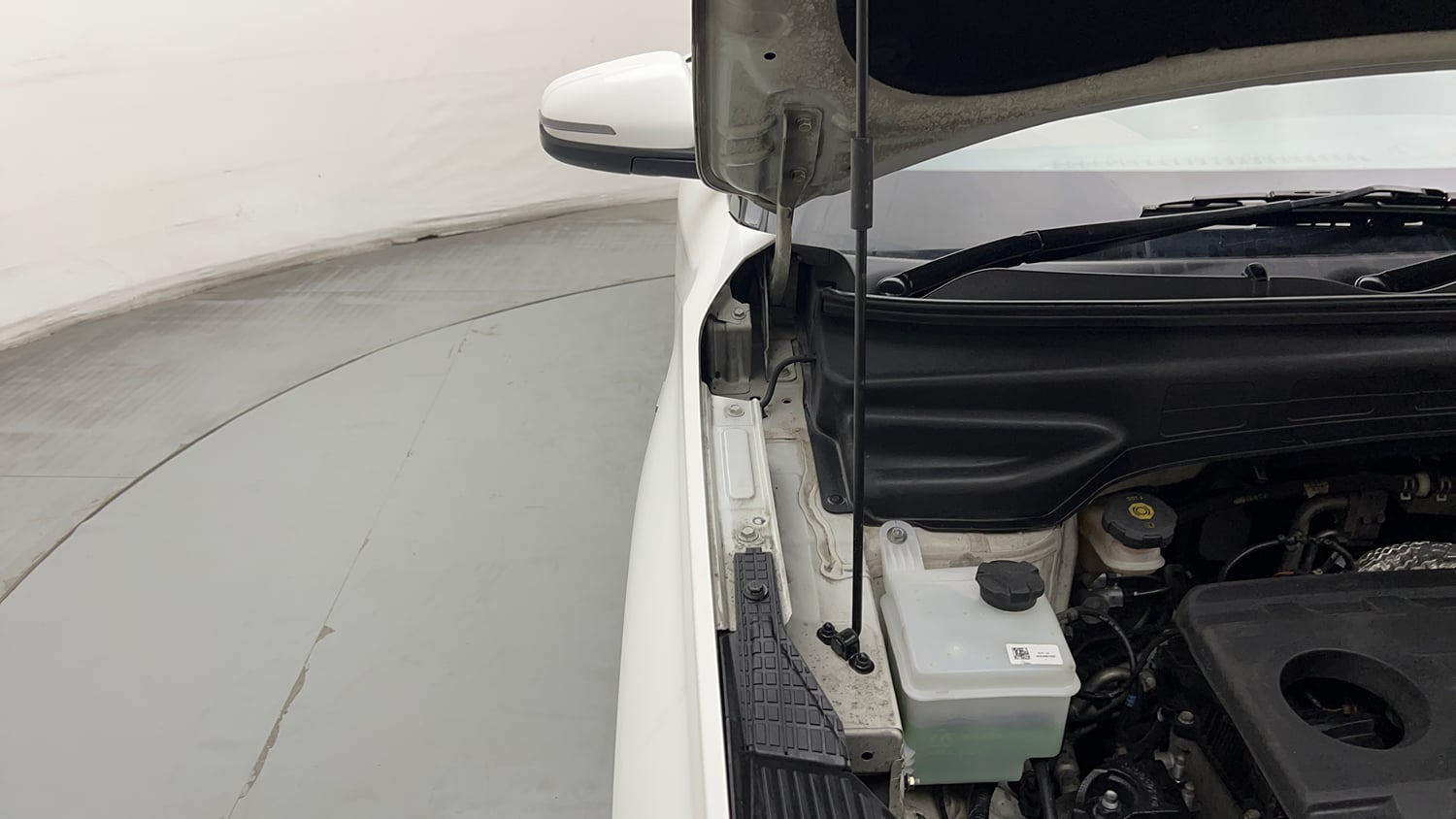 Used 2022 Hyundai Alcazar Prestige Exe (O) 7 STR 1.5 Diesel AT Diesel Automatic engine ENGINE RIGHT SIDE HINGE & APRON VIEW