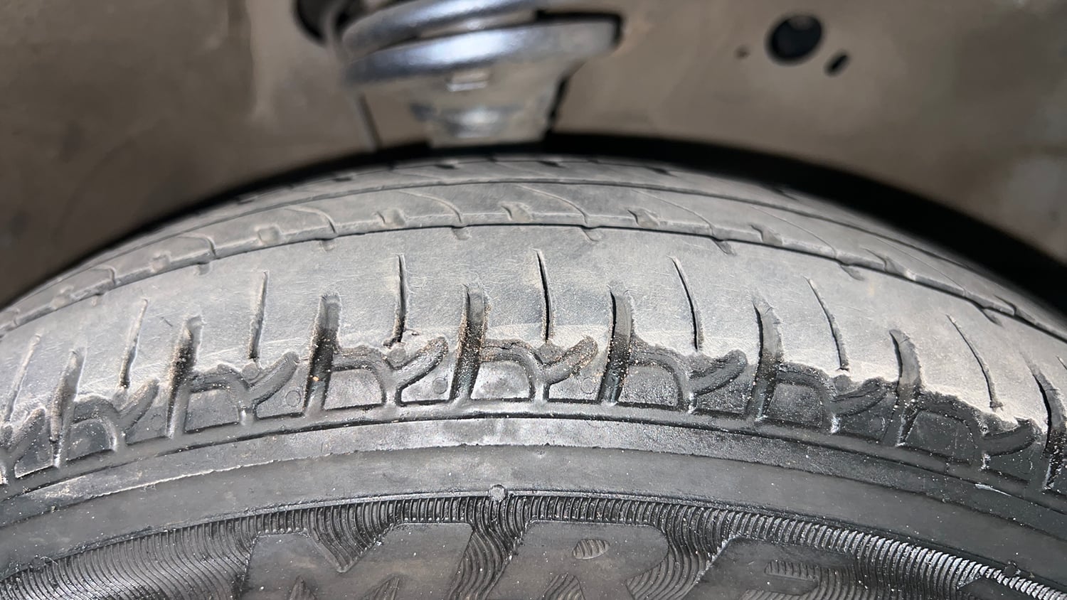 Used 2012 Maruti Suzuki Wagon R 1.0 VXi Petrol Manual tyres RIGHT FRONT TYRE TREAD VIEW