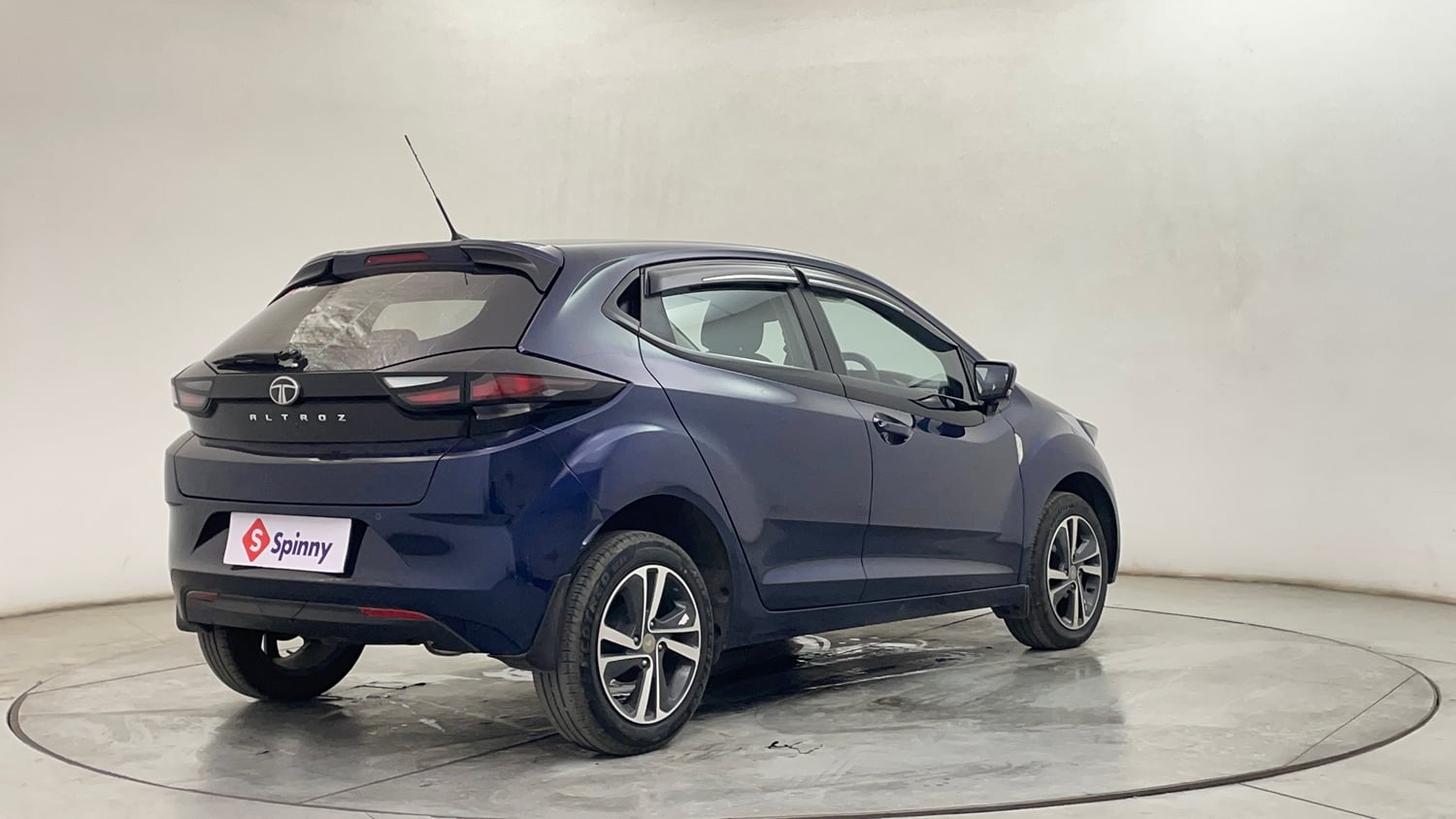 Used 2025 Tata Altroz XZ Petrol Petrol Manual exterior RIGHT REAR CORNER VIEW