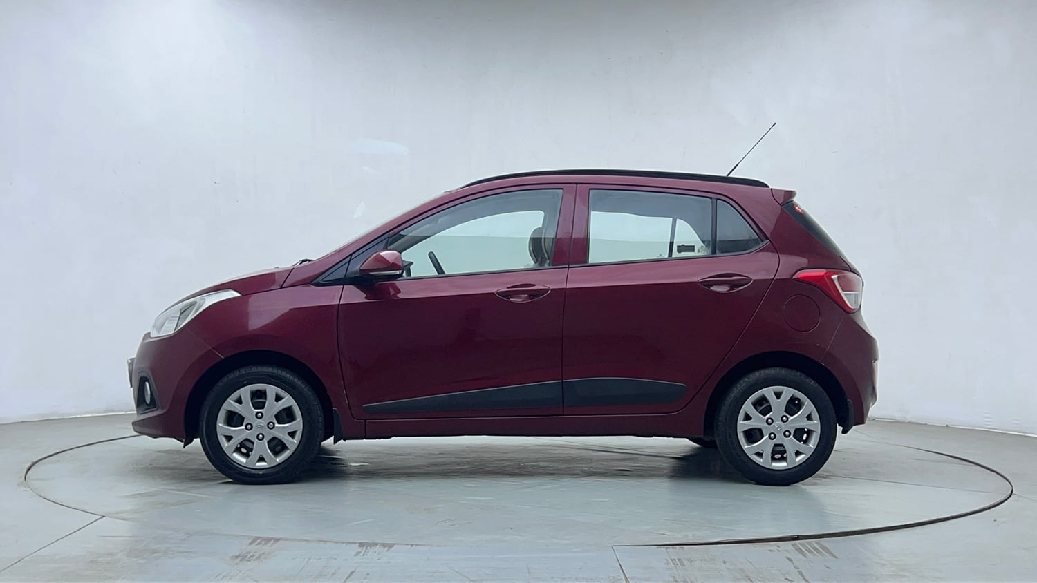 Used 2015 Hyundai Grand i10 Sportz 1.2 Kappa VTVT Petrol Manual exterior LEFT SIDE VIEW