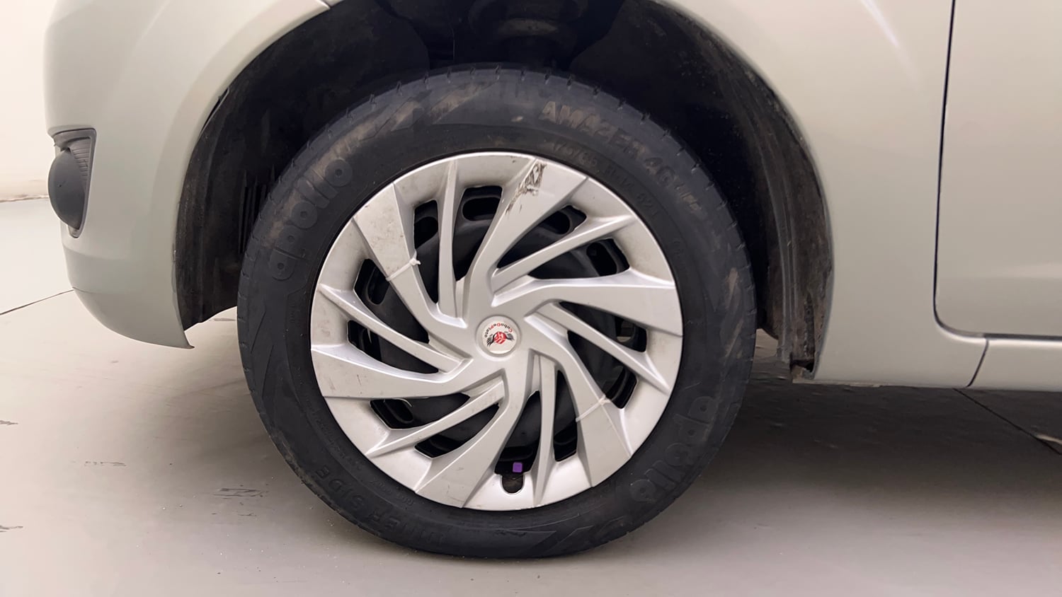 Used 2012 Ford Figo Duratorq Diesel EXI 1.4 Diesel Manual tyres LEFT FRONT TYRE RIM VIEW