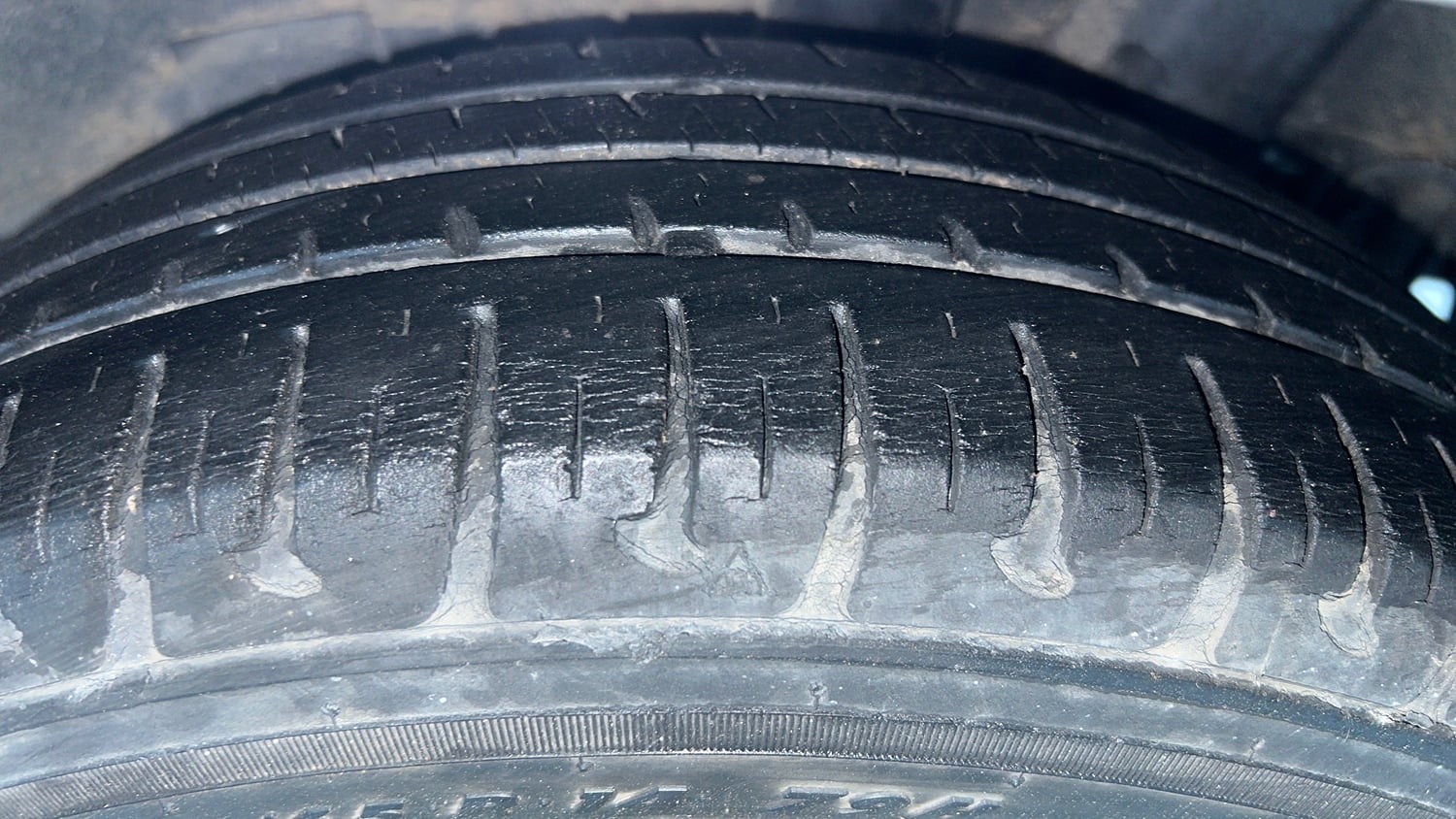 Used 2018 Hyundai Grand i10 Sportz (O) AT 1.2 Kappa VTVT Petrol Automatic tyres LEFT REAR TYRE TREAD VIEW