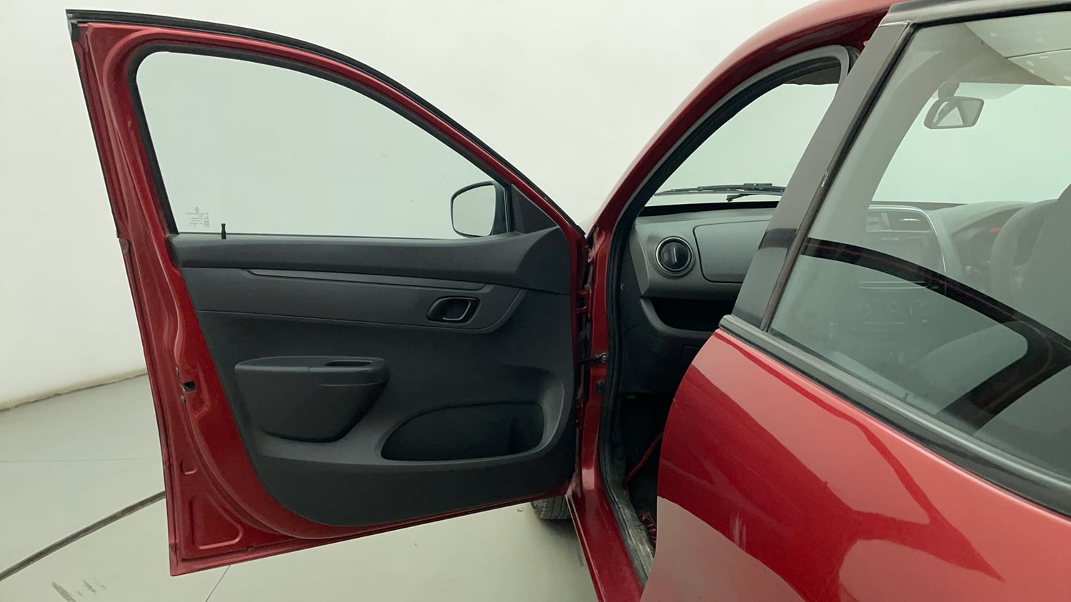 Used 2016 Renault Kwid 1.0 RXT Petrol Manual interior LEFT FRONT DOOR OPEN VIEW