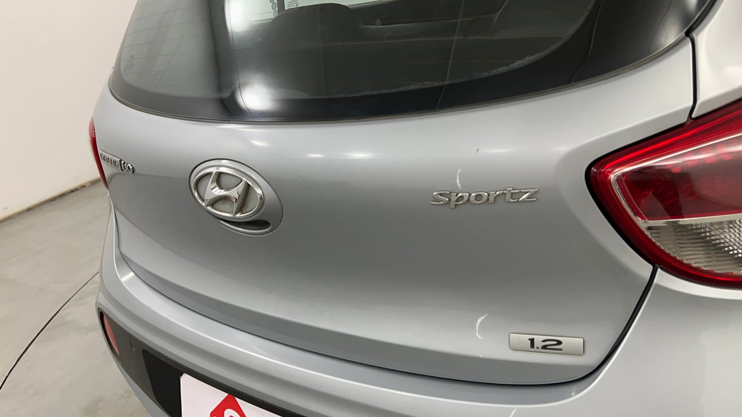 Used 2019 Hyundai Grand i10 Sportz 1.2 Kappa VTVT CNG (Outside Fitted) Cng Manual dents MINOR SCRATCH