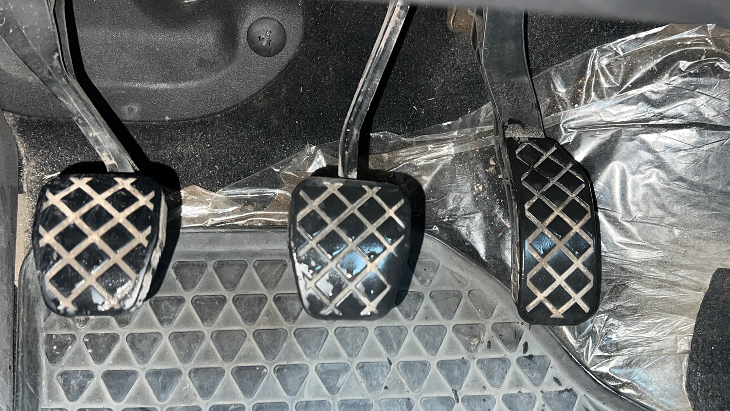 Used 2017 Volkswagen Polo Comfortline 1.2L (P) Petrol Manual interior PEDALS VIEW