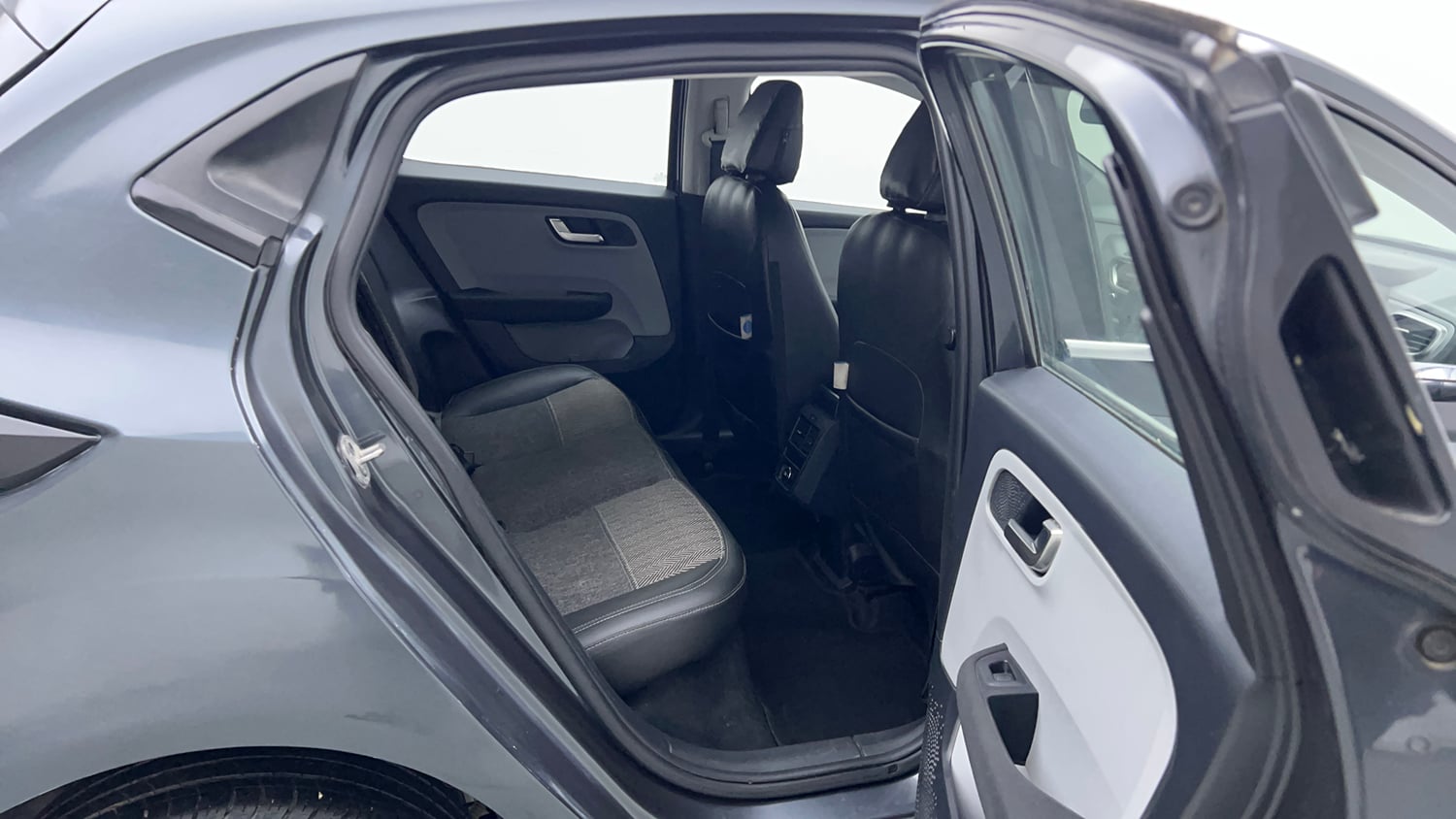 Used 2021 Tata Altroz XZ Petrol Petrol Manual interior RIGHT SIDE REAR DOOR CABIN VIEW