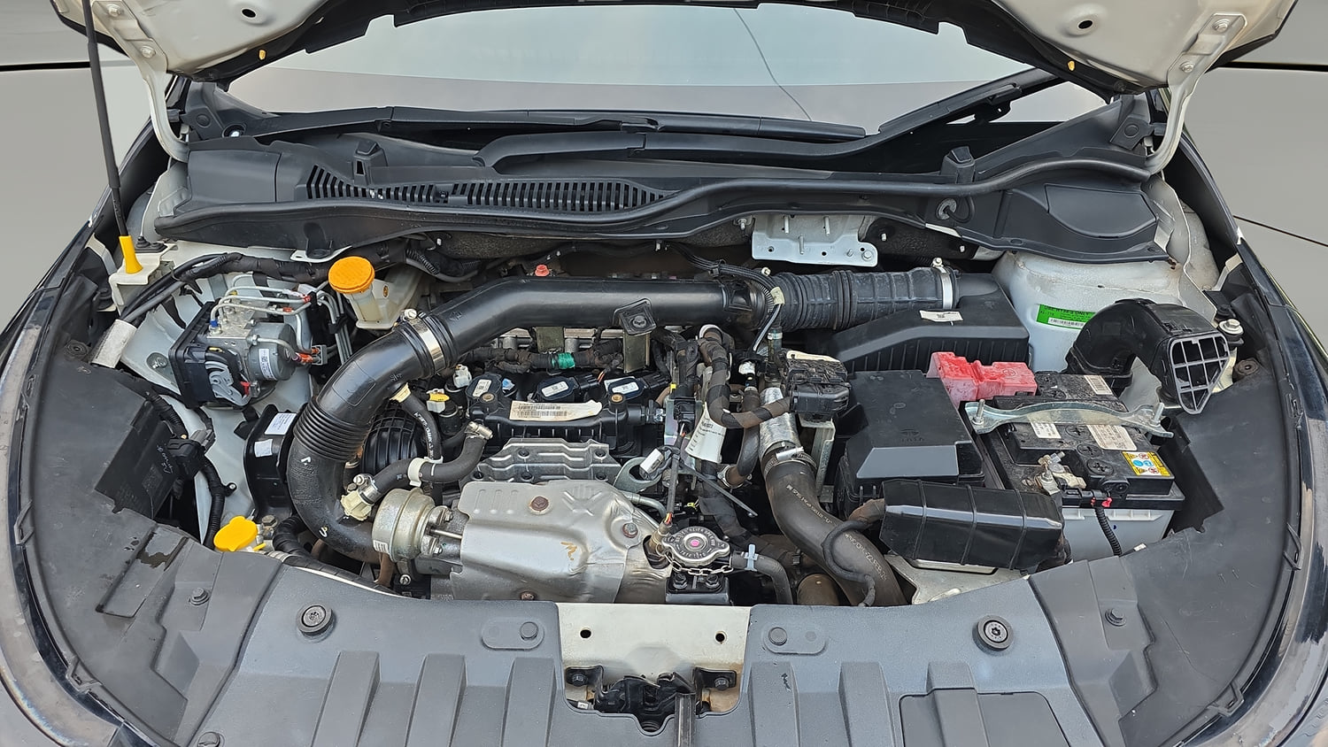 Used 2025 Tata Altroz Racer R2 Petrol Manual engine ENGINE & BONNET OPEN FRONT VIEW