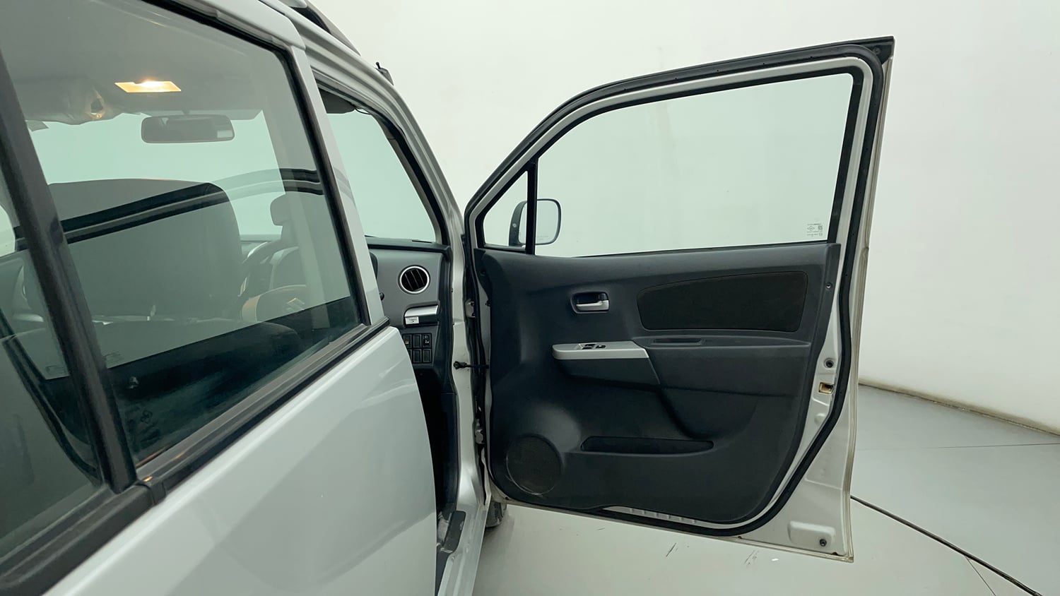 Used 2012 Maruti Suzuki Wagon R LXi Petrol Manual interior RIGHT FRONT DOOR OPEN VIEW