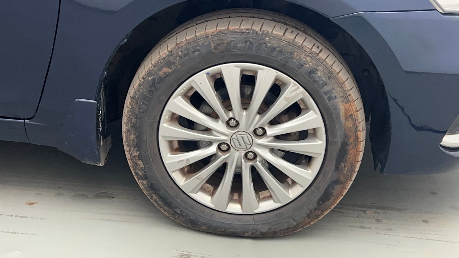 Used 2022 Maruti Suzuki Ciaz Delta 1.5 Petrol Manual tyres RIGHT FRONT TYRE RIM VIEW