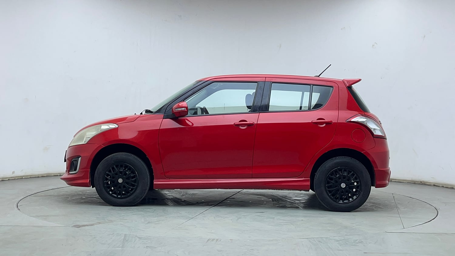 Used 2016 Maruti Suzuki Swift Deca Limited Edition VDi Diesel Manual exterior LEFT SIDE VIEW