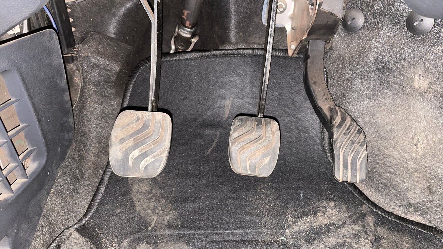 Used 2017 Renault Kwid 1.0 RXT Petrol Manual interior PEDALS VIEW