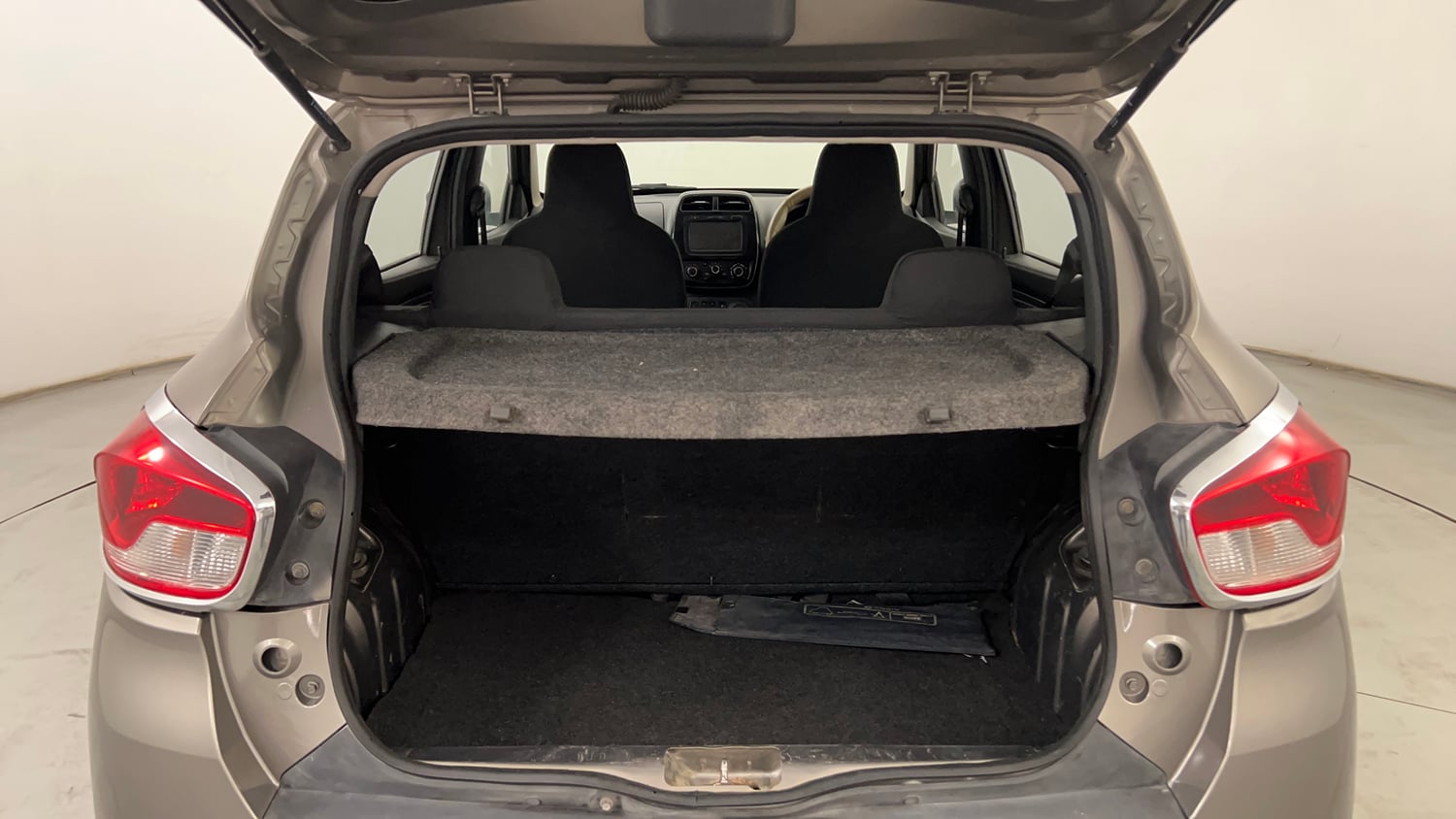 Used 2016 Renault Kwid RXT Petrol Manual interior DICKY INSIDE VIEW