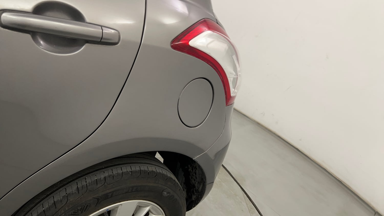 Used 2016 Maruti Suzuki Swift ZXi Petrol Manual dents MINOR DENT