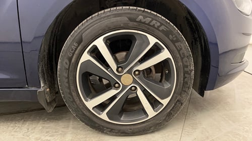 Used 2023 Tata Altroz XZ Petrol Petrol Manual tyres RIGHT FRONT TYRE RIM VIEW
