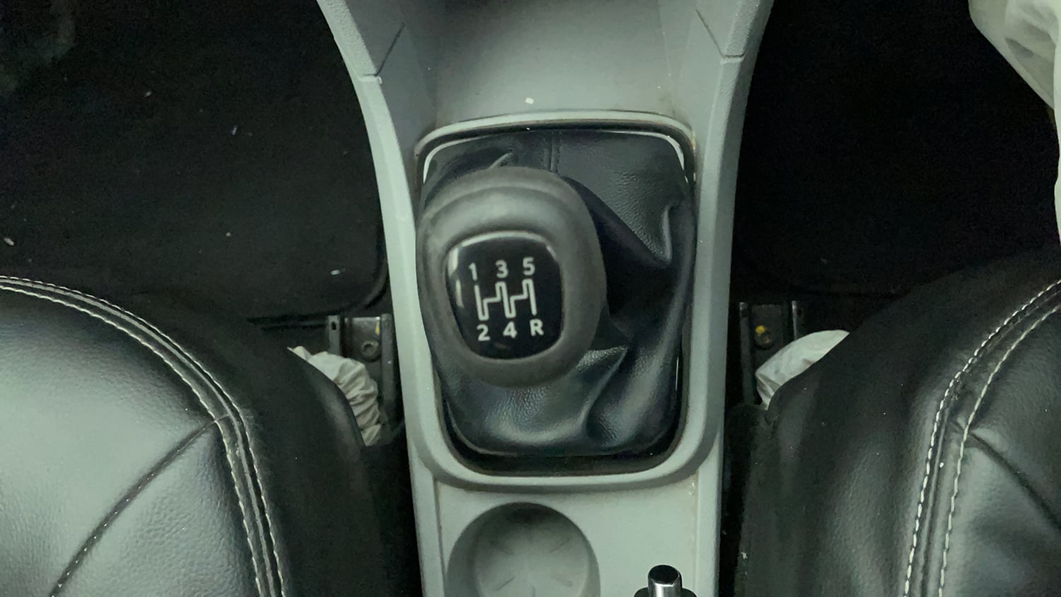 Used 2022 Tata Tiago XT (O) Petrol Manual interior GEAR  KNOB VIEW
