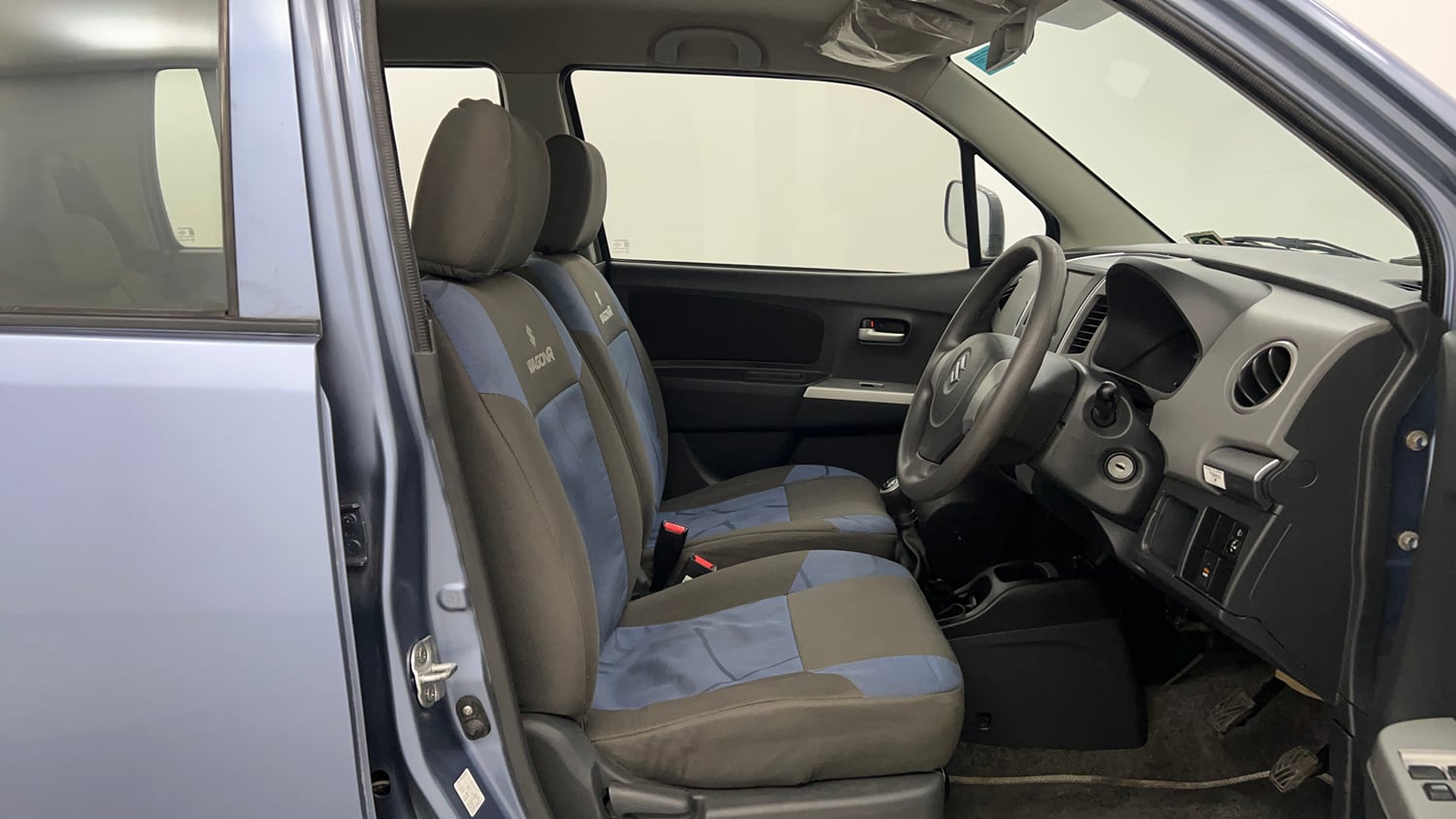 Used 2012 Maruti Suzuki Wagon R LXi Petrol Manual interior RIGHT SIDE FRONT DOOR CABIN VIEW