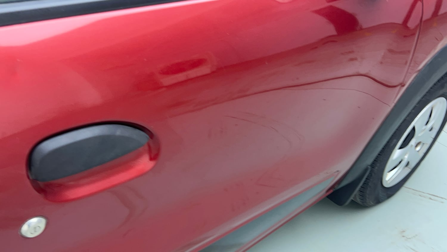 Used 2016 Renault Kwid RXT Petrol Manual dents MINOR SCRATCH