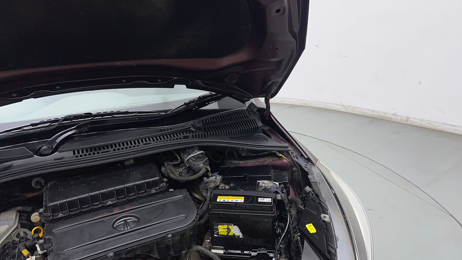 Used 2021 Tata Tigor XZA Plus Petrol Automatic engine ENGINE LEFT SIDE HINGE & APRON VIEW