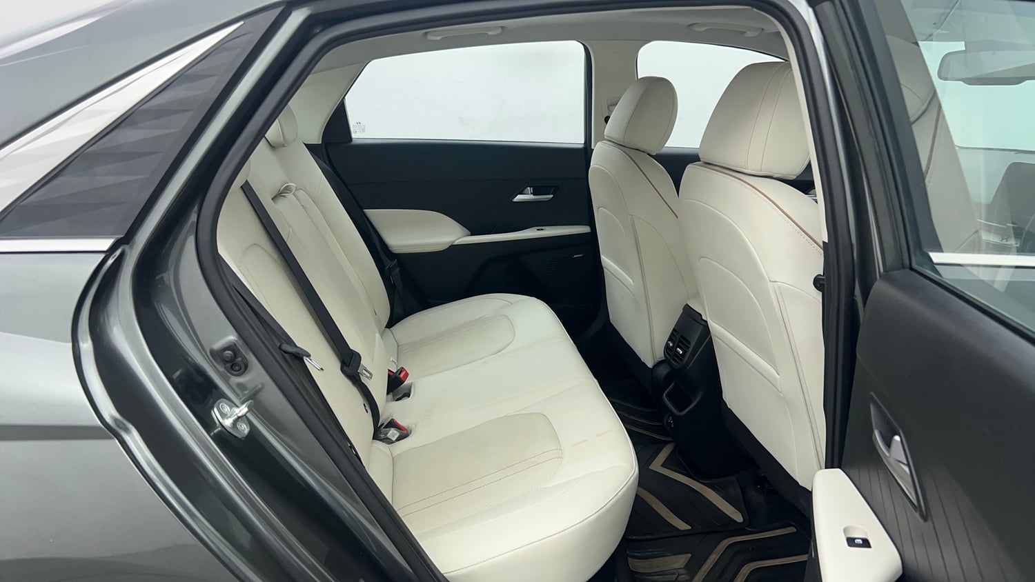 Used 2024 Hyundai Verna SX (O) 1.5 Petrol IVT Petrol Automatic interior RIGHT SIDE REAR DOOR CABIN VIEW