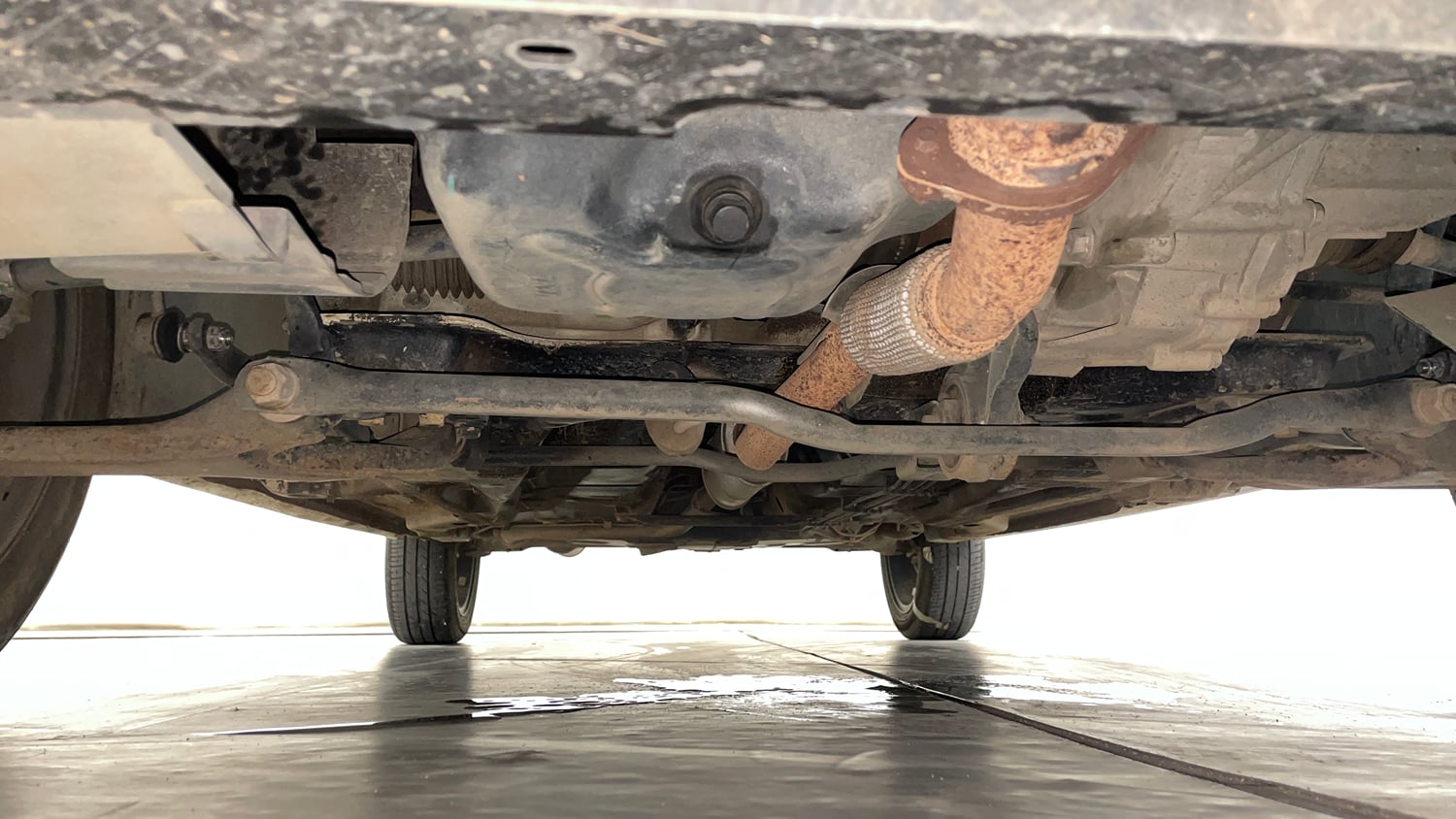Used 2023 Tata Tiago XZ Plus Petrol Manual extra FRONT LEFT UNDERBODY VIEW