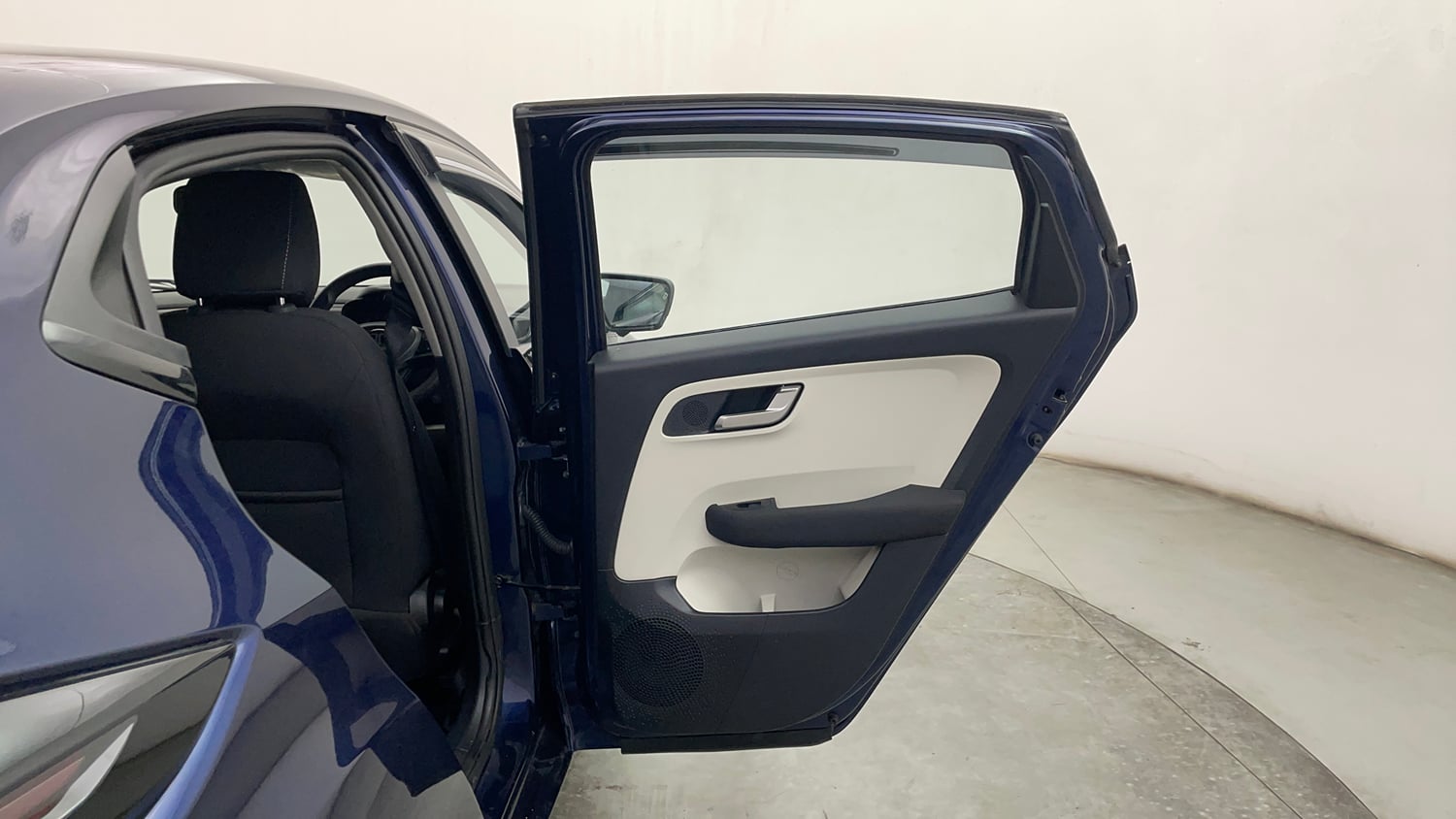 Used 2025 Tata Altroz XZ Petrol Petrol Manual interior RIGHT REAR DOOR OPEN VIEW