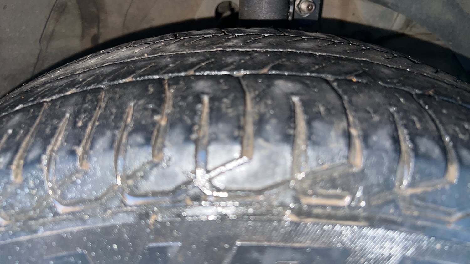 Used 2019 Maruti Suzuki Swift VXi AMT Petrol Automatic tyres RIGHT FRONT TYRE TREAD VIEW