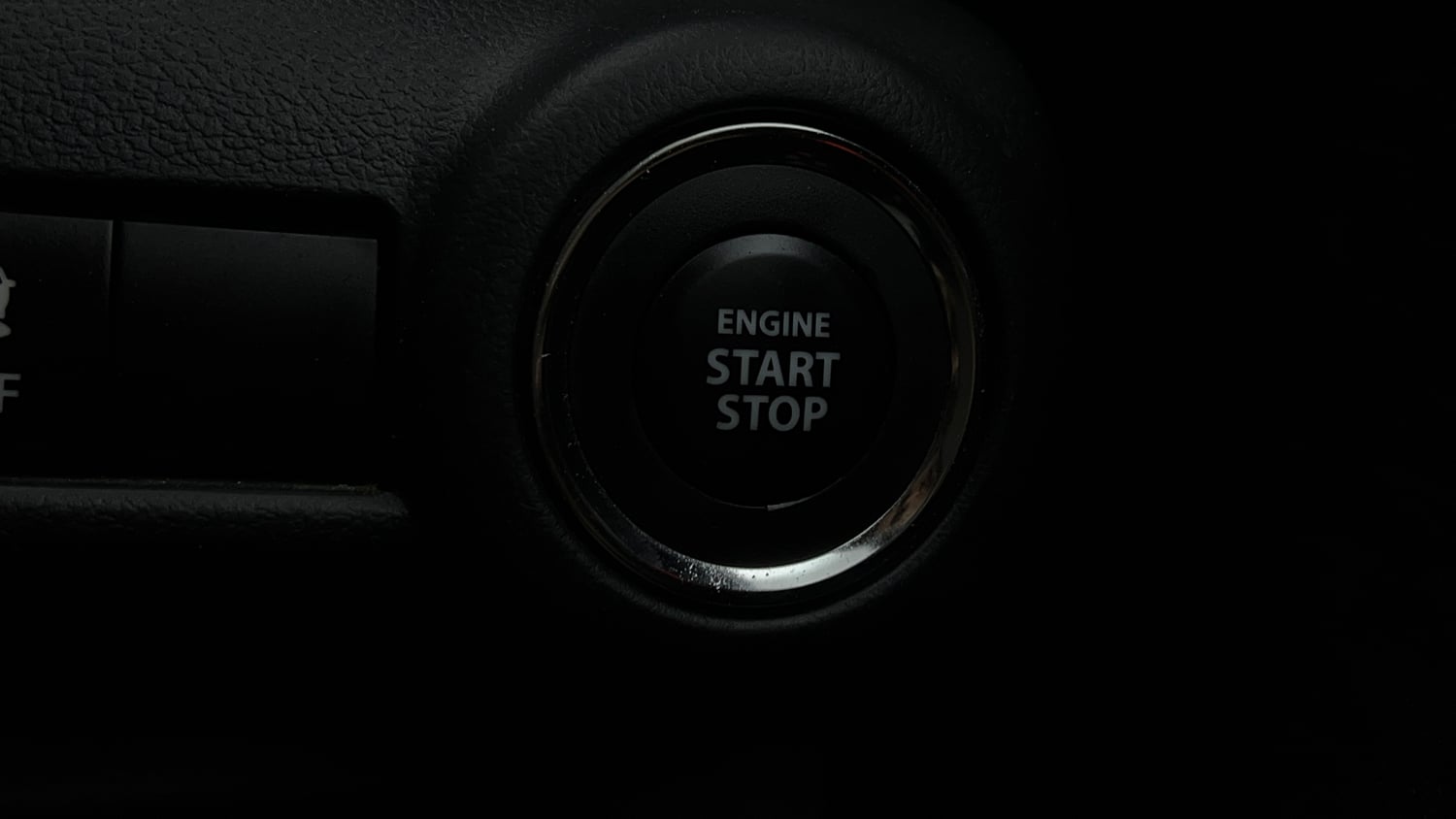 Used 2024 Maruti Suzuki Swift ZXi AMT Petrol Automatic top_features Keyless start