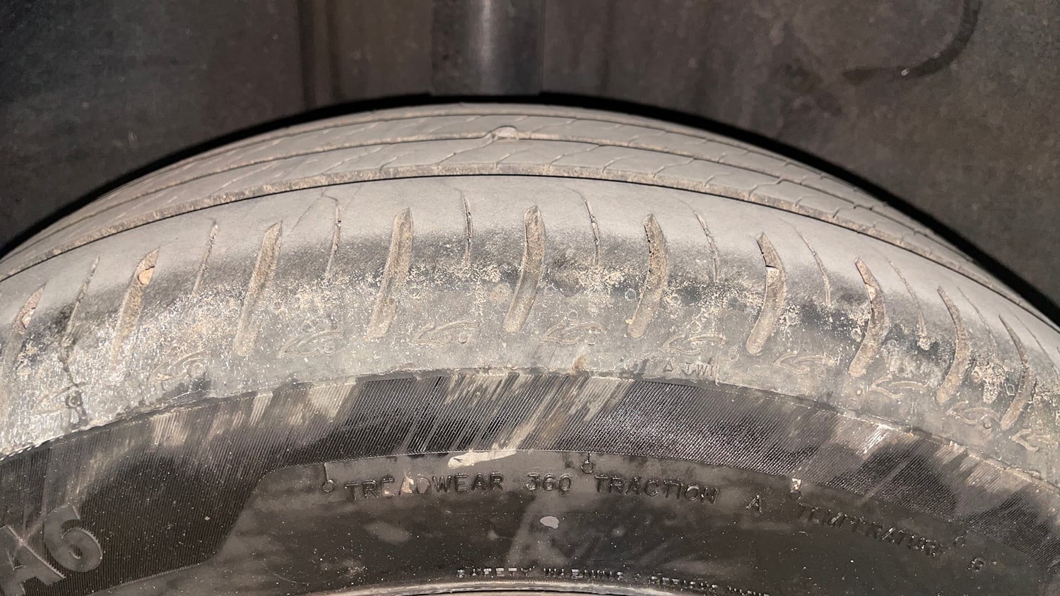 Used 2025 Tata Altroz XZ Petrol Petrol Manual tyres RIGHT REAR TYRE TREAD VIEW