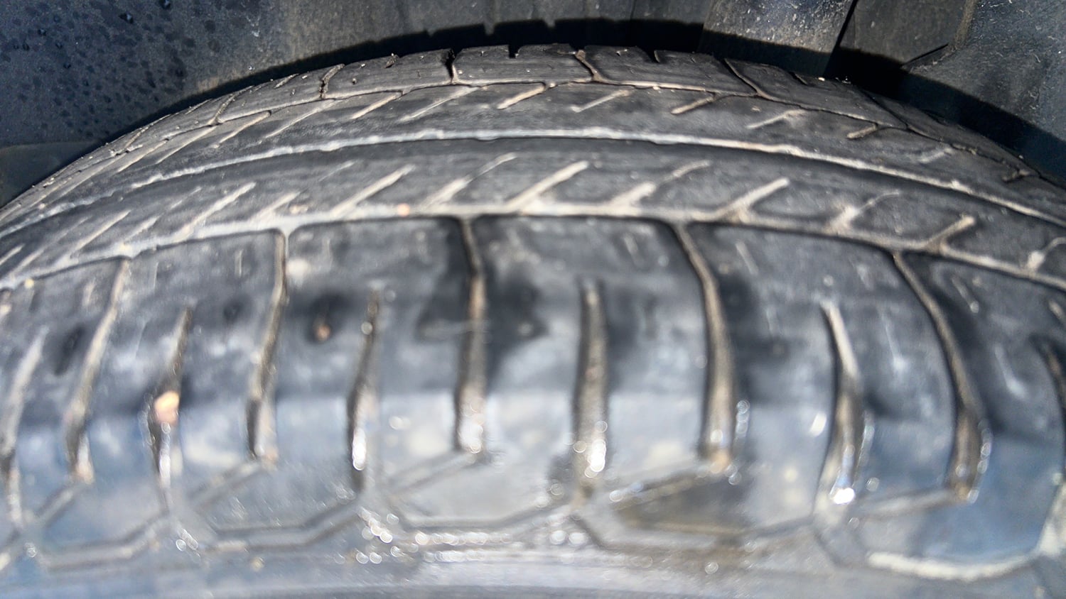 Used 2019 Maruti Suzuki Swift VXi AMT Petrol Automatic tyres LEFT REAR TYRE TREAD VIEW