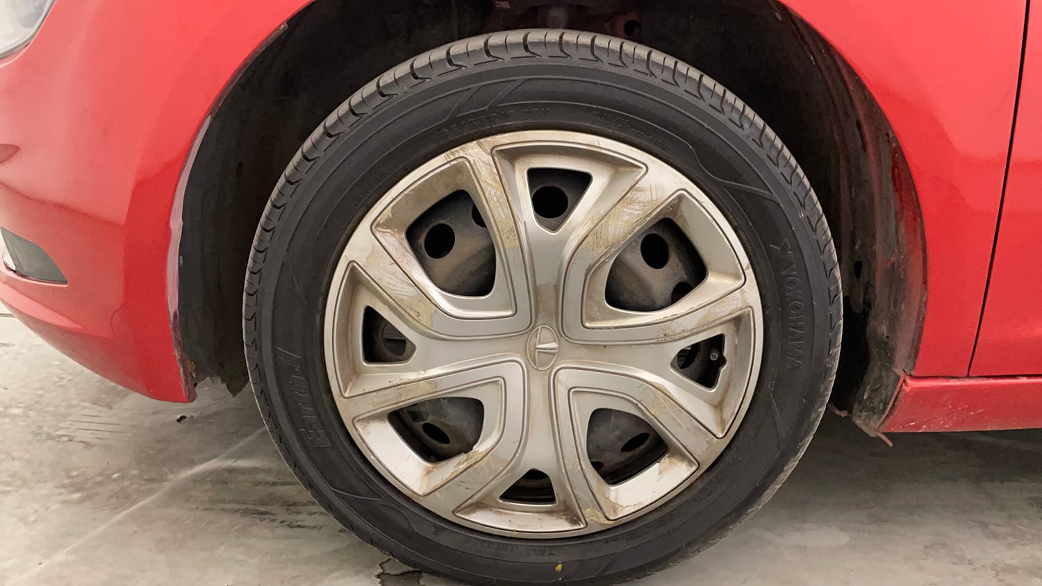 Used 2020 Tata Altroz XT Petrol Petrol Manual tyres LEFT FRONT TYRE RIM VIEW