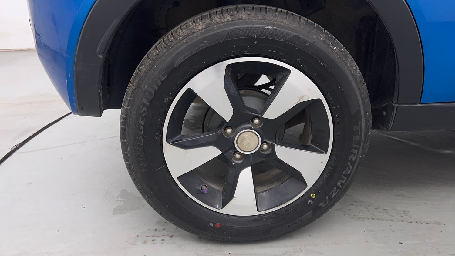 Used 2018 Tata Nexon XZ Plus Diesel Diesel Manual tyres RIGHT REAR TYRE RIM VIEW