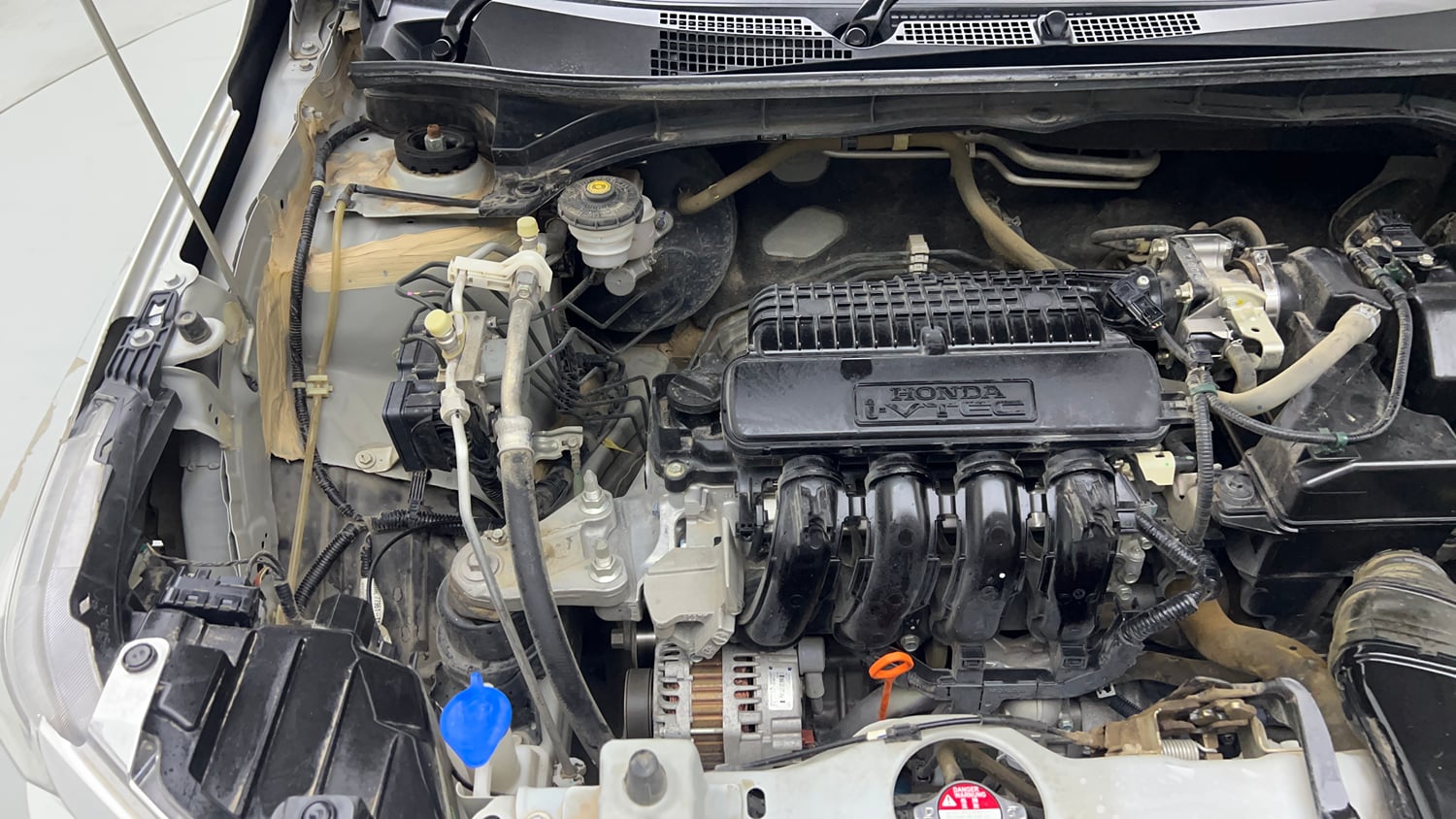 Used 2024 honda Amaze 2nd Generation VX 1.2 Petrol CVT Petrol Automatic engine ENGINE RIGHT SIDE VIEW