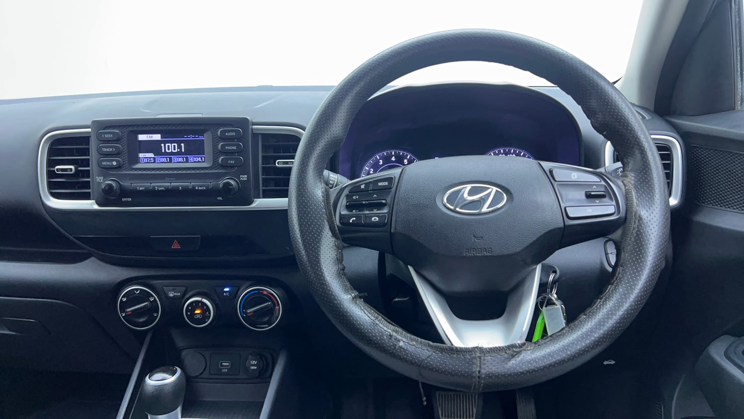 Used 2021 Hyundai Venue S 1.0 Turbo DCT Petrol Automatic interior STEERING VIEW