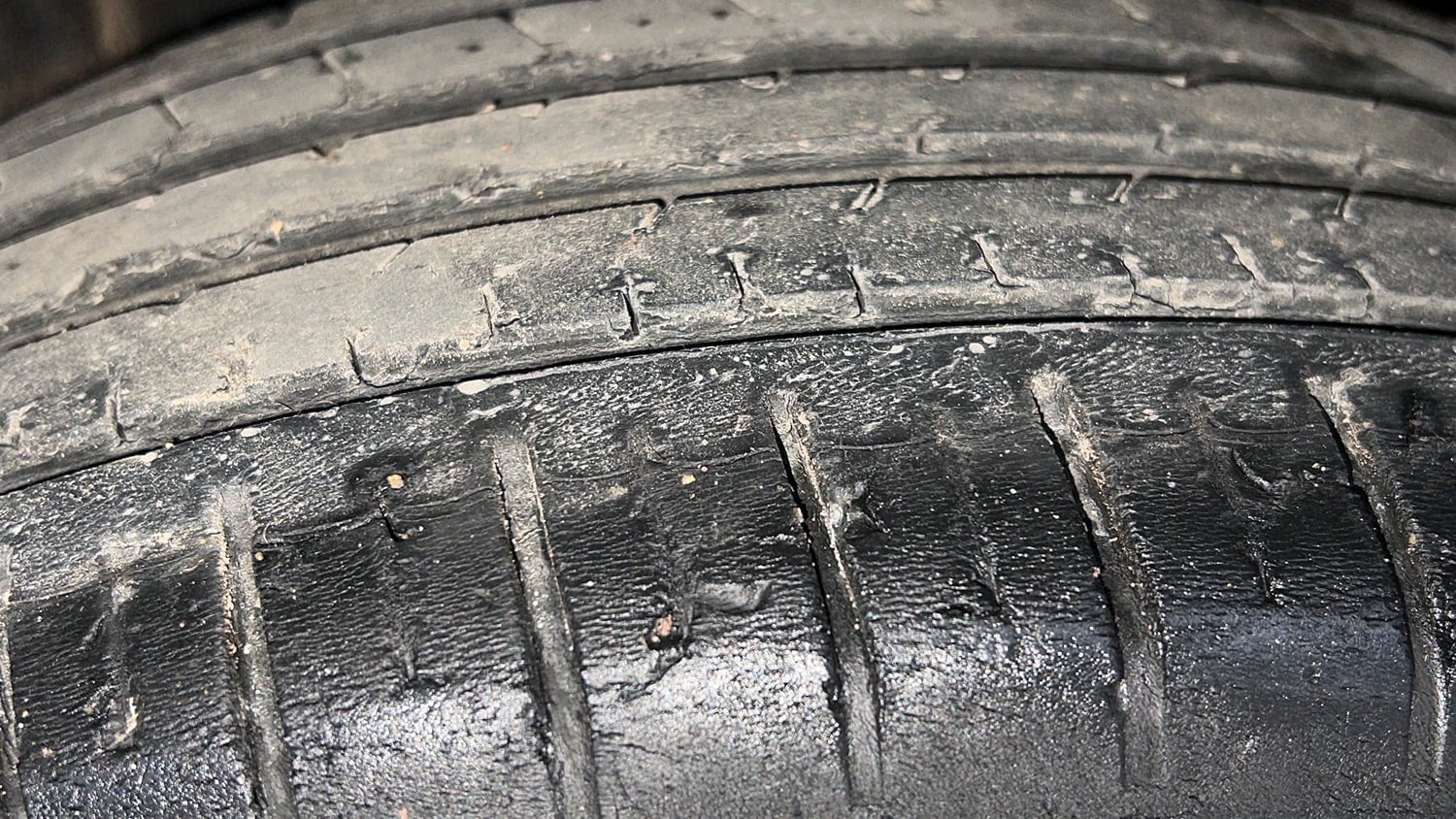 Used 2022 Skoda Kushaq Active 1.0 TSI MT Petrol Manual tyres RIGHT REAR TYRE TREAD VIEW