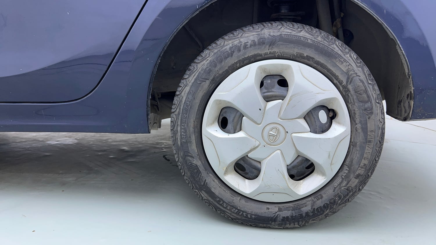 Used 2021 Tata Tigor XMA Petrol Automatic tyres LEFT REAR TYRE RIM VIEW