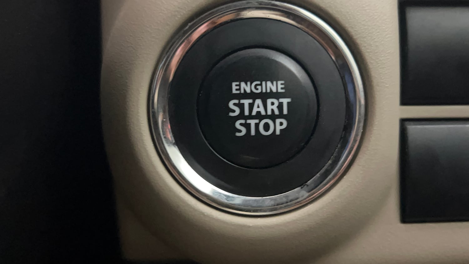 Used 2023 Toyota Glanza V AMT Petrol Automatic top_features Keyless start