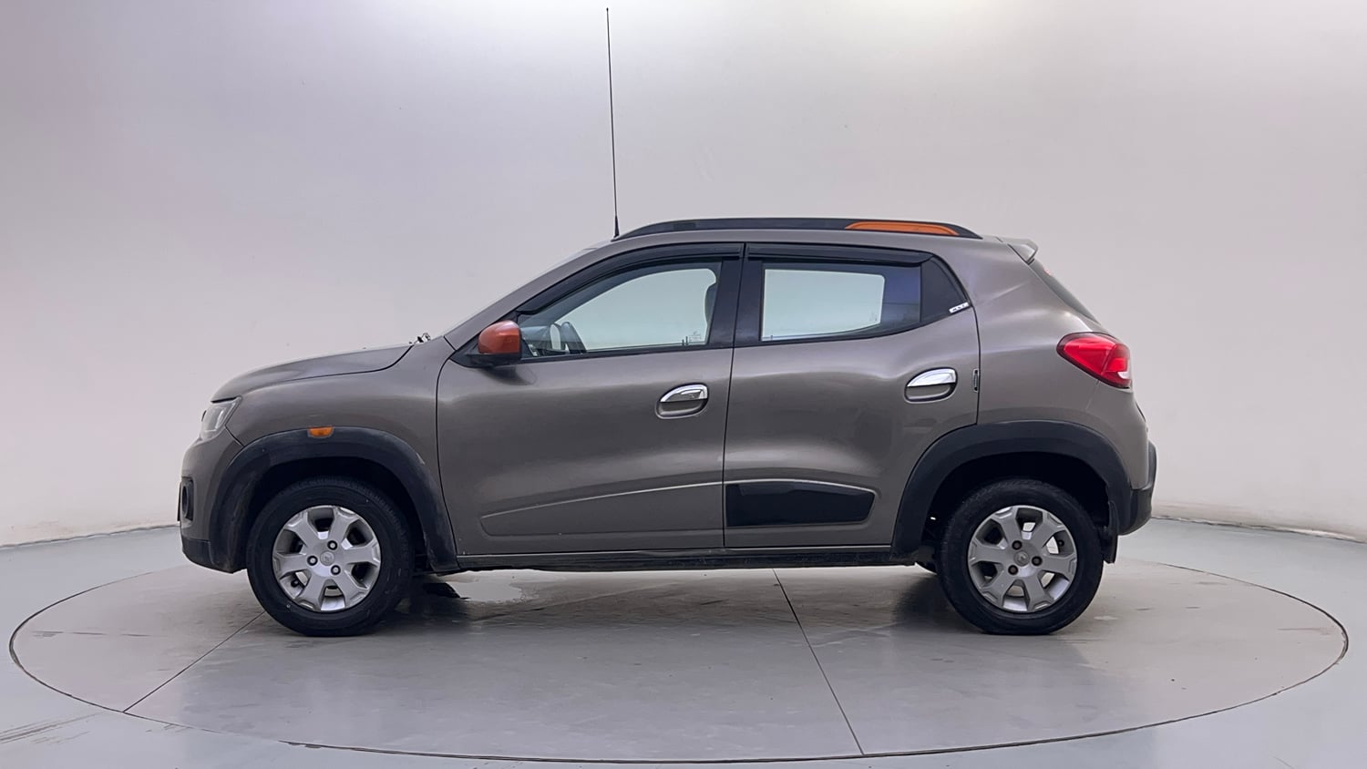 Used 2018 Renault Kwid CLIMBER 1.0 AMT Petrol Automatic exterior LEFT SIDE VIEW