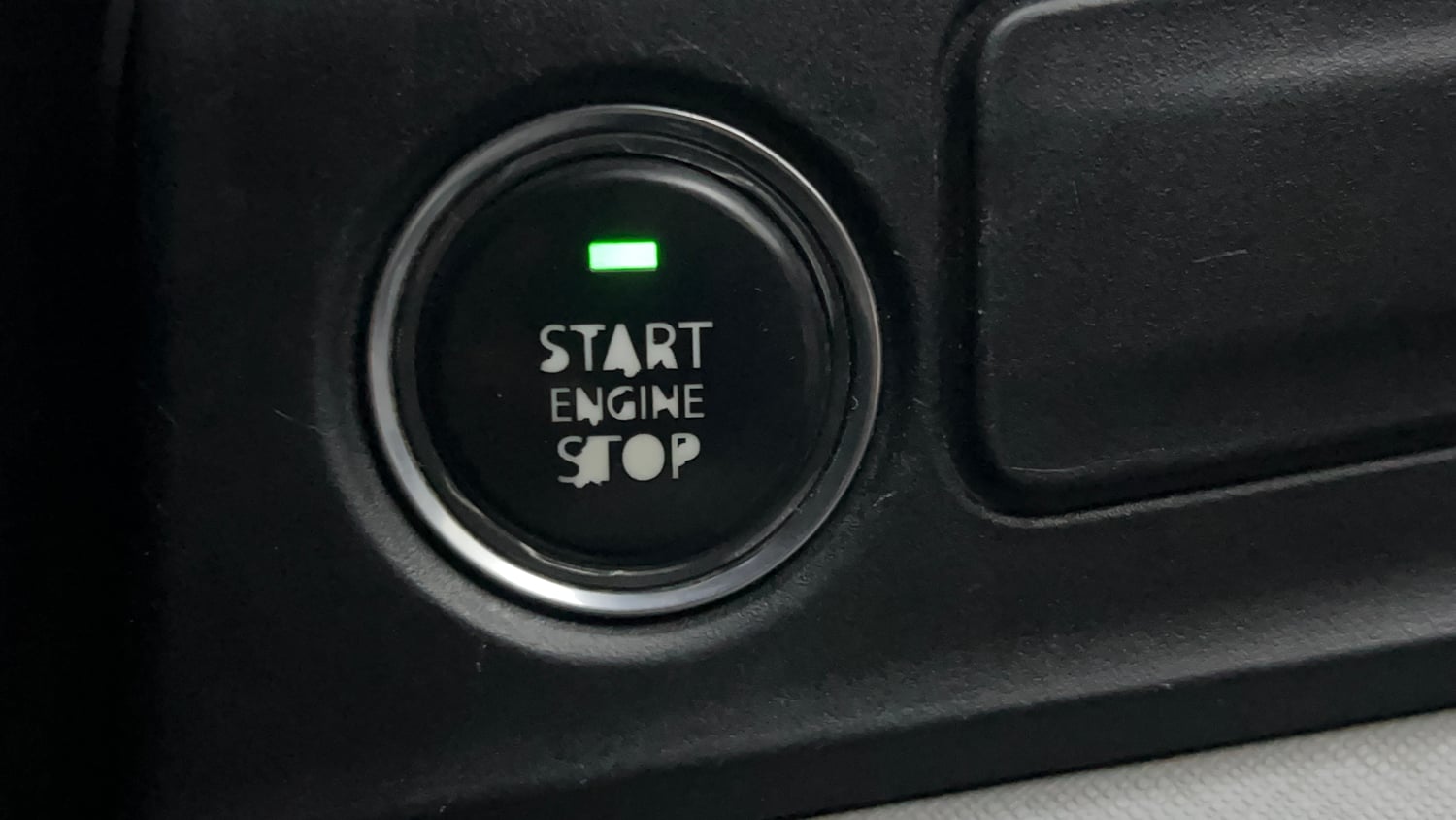 Used 2021 Tata Altroz XZ Petrol Petrol Manual top_features Keyless start