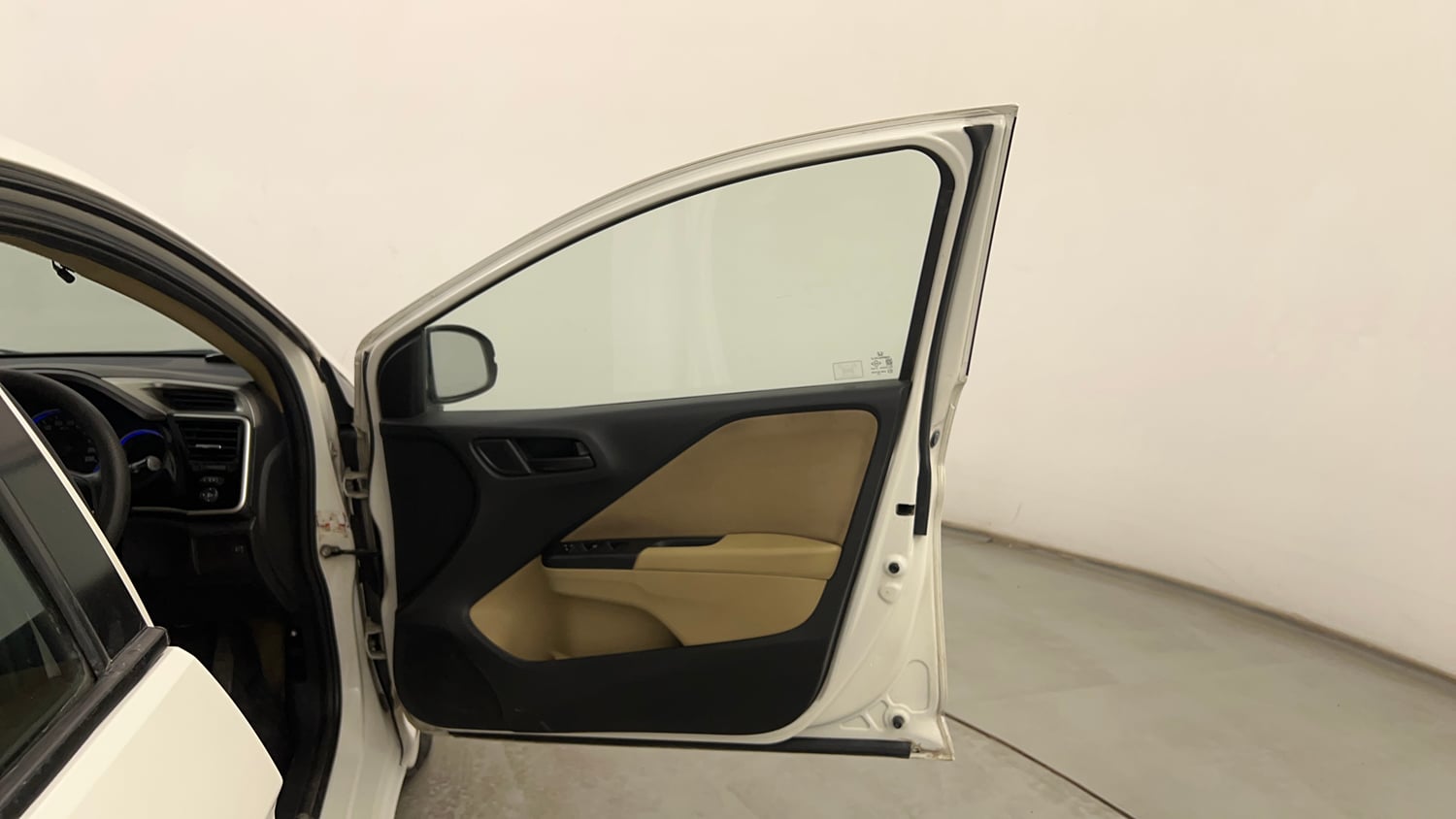 Used 2016 Honda City SV Petrol Manual interior RIGHT FRONT DOOR OPEN VIEW