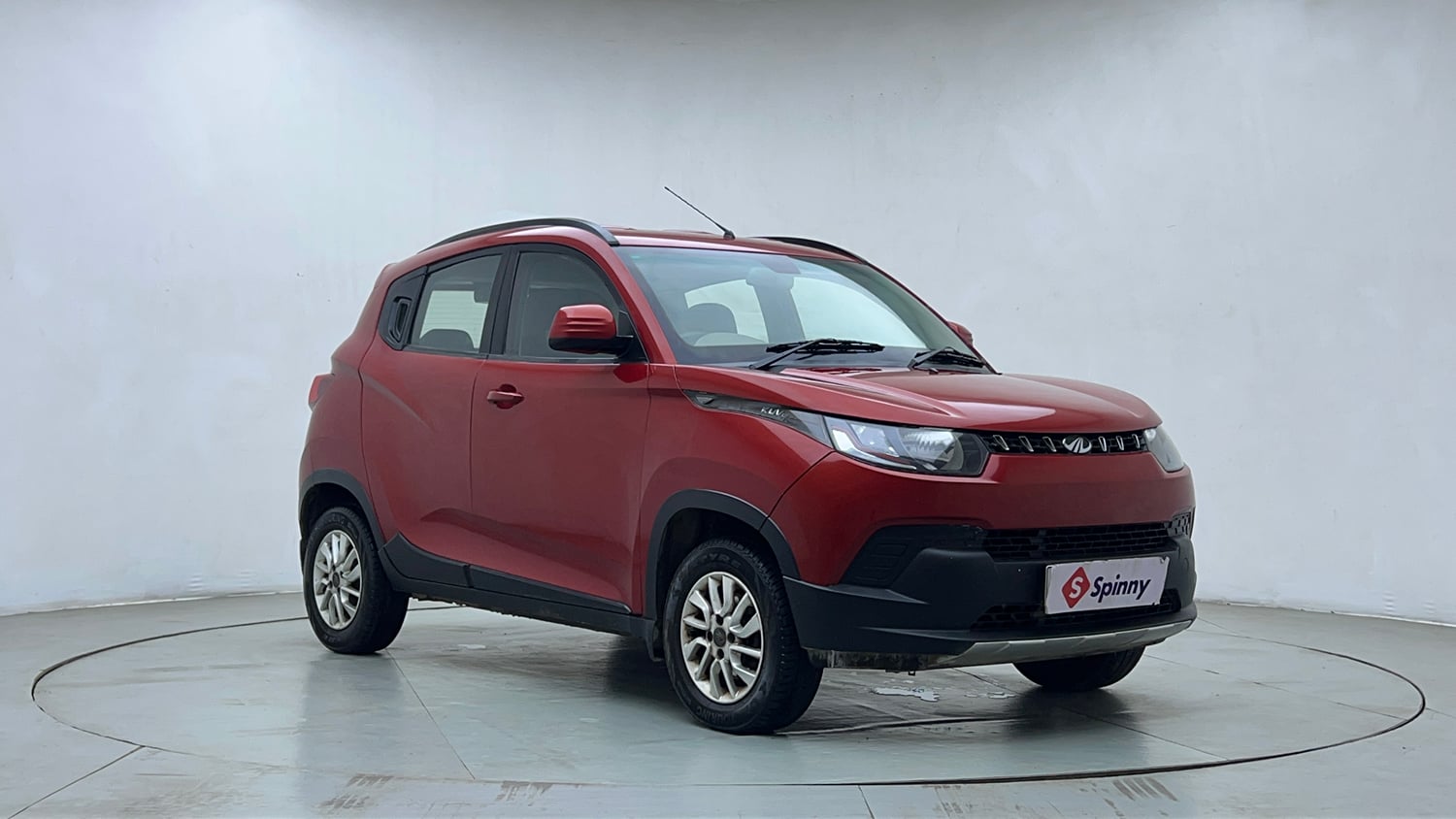Used 2017 Mahindra KUV100 K6 6 STR Petrol Manual exterior RIGHT FRONT CORNER VIEW